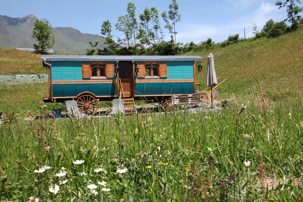 Roulottes Montagne Pyrenees Hotell Luz-Saint-Sauveur Eksteriør bilde